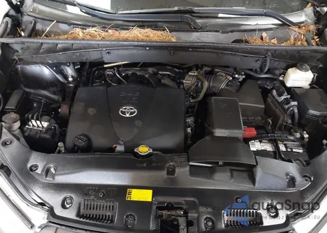 2017 Toyota Highlander Le Plus z USA, uszkodzony, nr VIN 5TDBZRFH2HS386610